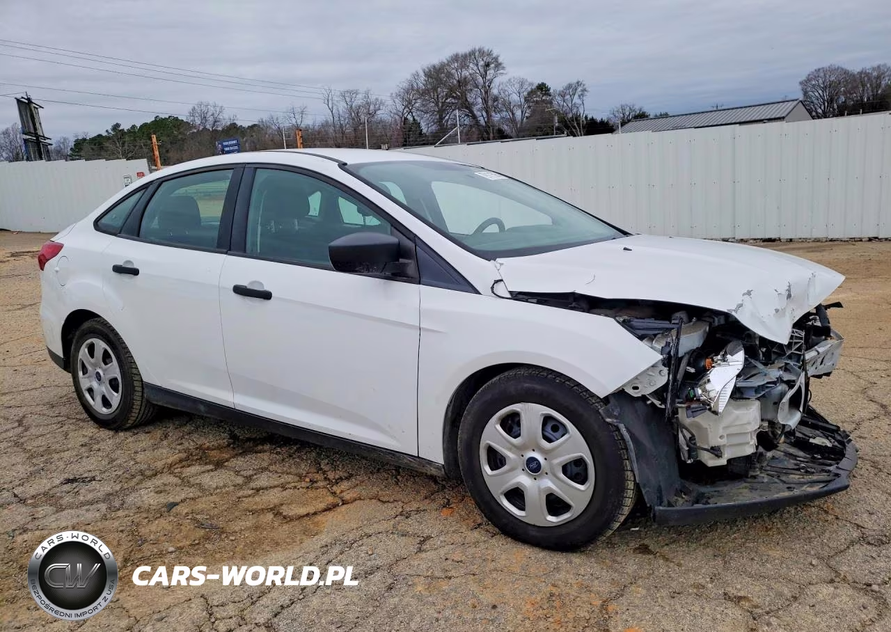 2017 Ford Focus S VIN:1FADP3E20HL254493 - 4