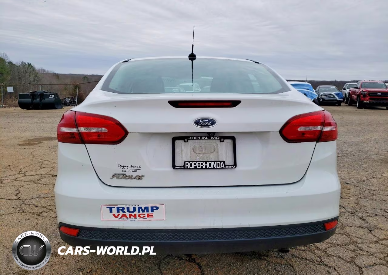 2017 Ford Focus S VIN:1FADP3E20HL254493 - 6