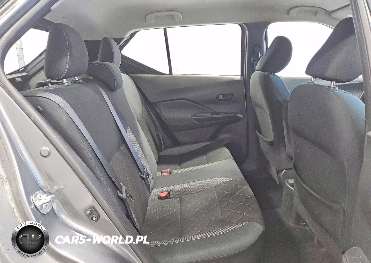 2019 Nissan Kicks S VIN:3N1CP5CU0KL523192 - 11