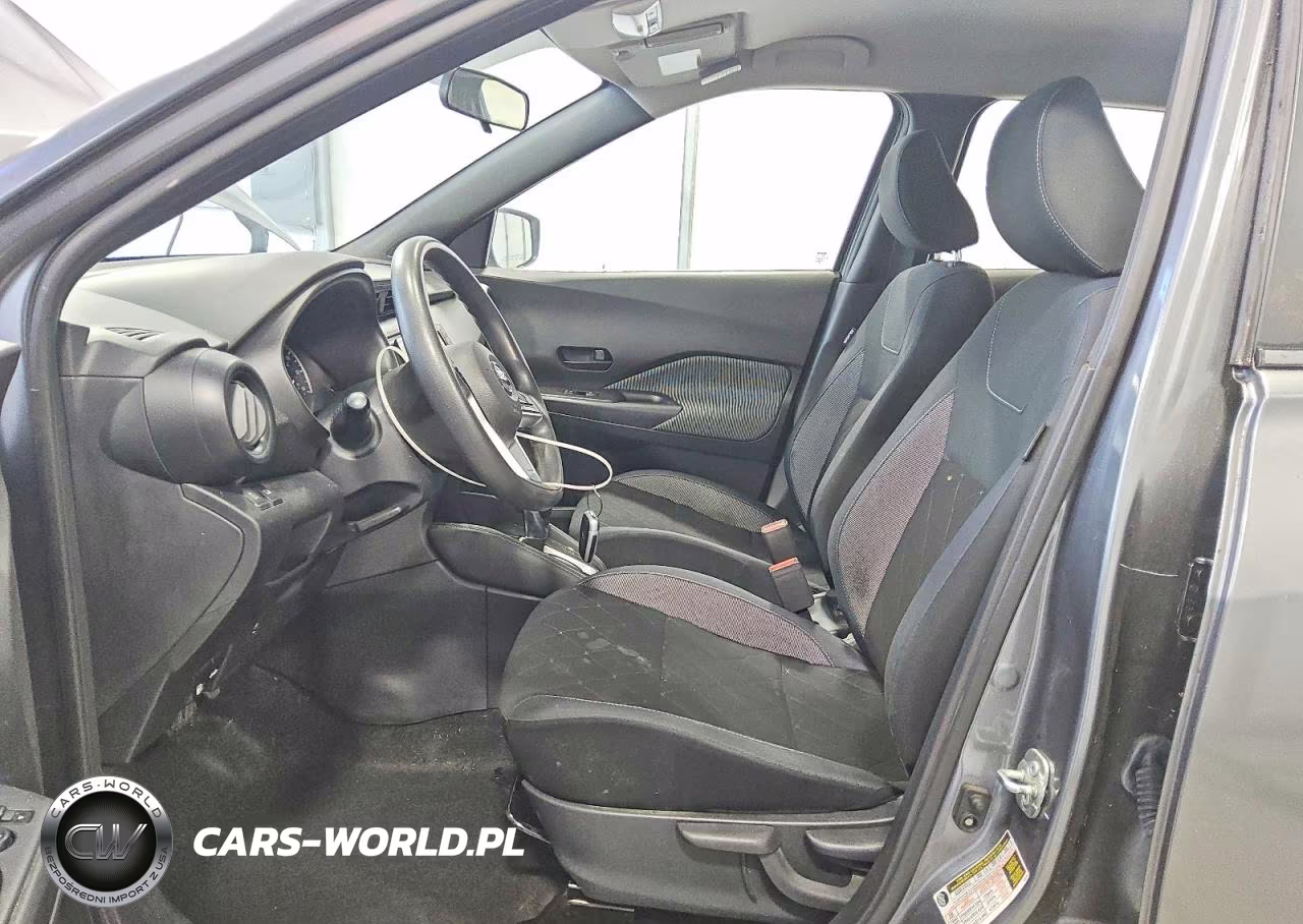2019 Nissan Kicks S VIN:3N1CP5CU0KL523192 - 7