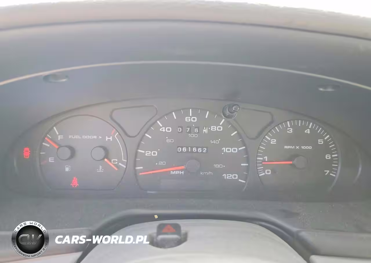 2002 Merc Sable VIN:1MEFM59S82G615579 - 9