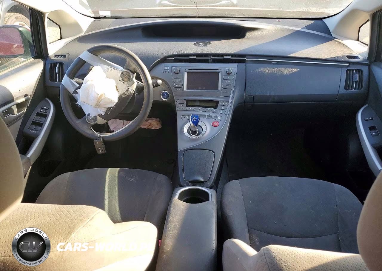 2013 Toyota Prius Two VIN:JTDKN3DUXD1708586 - 8
