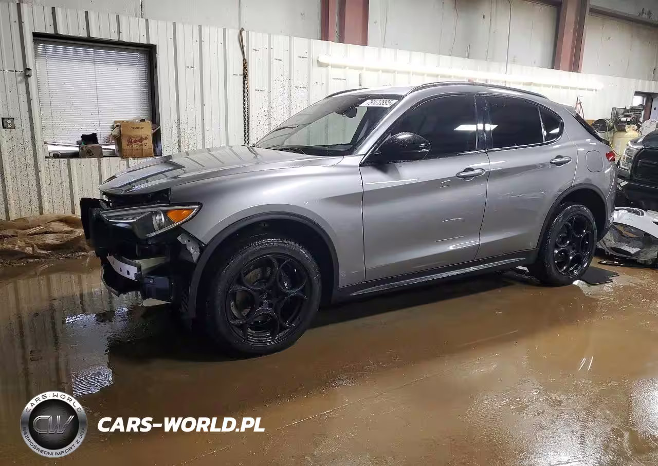 2018 Alfa Romeo Stelvio Sport