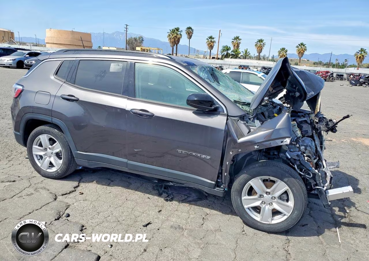 2022 Jeep Compass Latitude VIN:3C4NJCBB1NT214282 - 4