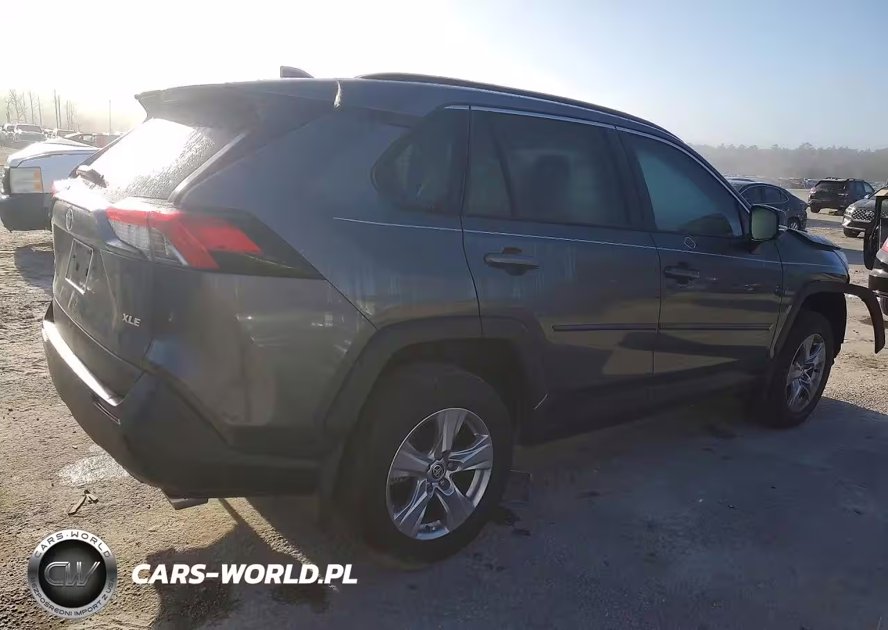 2023 Toyota Rav4 Xle VIN:2T3W1RFV4PC216066 - 3