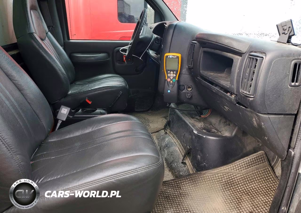 2005 Chevrolet C7500 Box Truck VIN:1GBJ7C1C35F534693 - 5