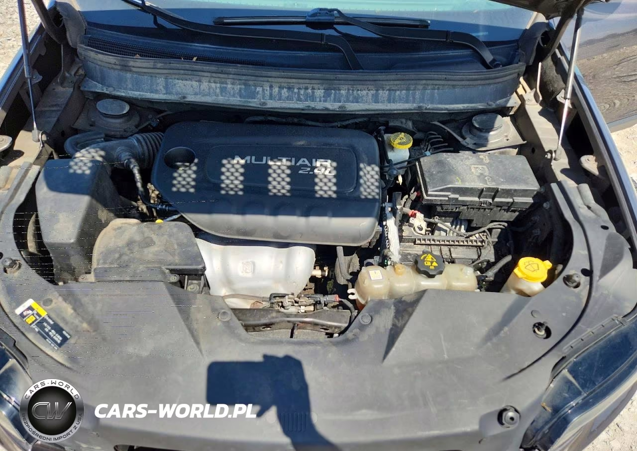 2019 Jeep Cherokee Latitude Plus VIN:1C4PJLLBXKD154592 - 11