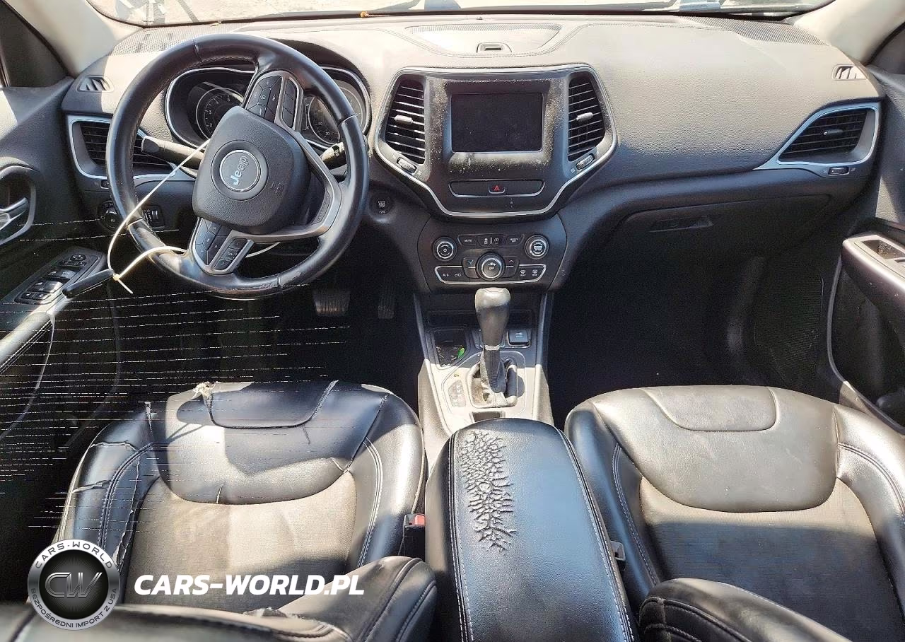 2019 Jeep Cherokee Latitude Plus VIN:1C4PJLLBXKD154592 - 8