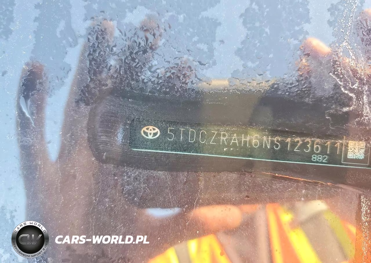 2022 Toyota Highlander L VIN:5TDCZRAH6NS123611 - 13