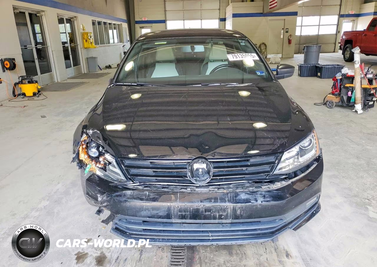 2016 Volkswagen Jetta Sport VIN:3VWB17AJ6GM257013 - 5