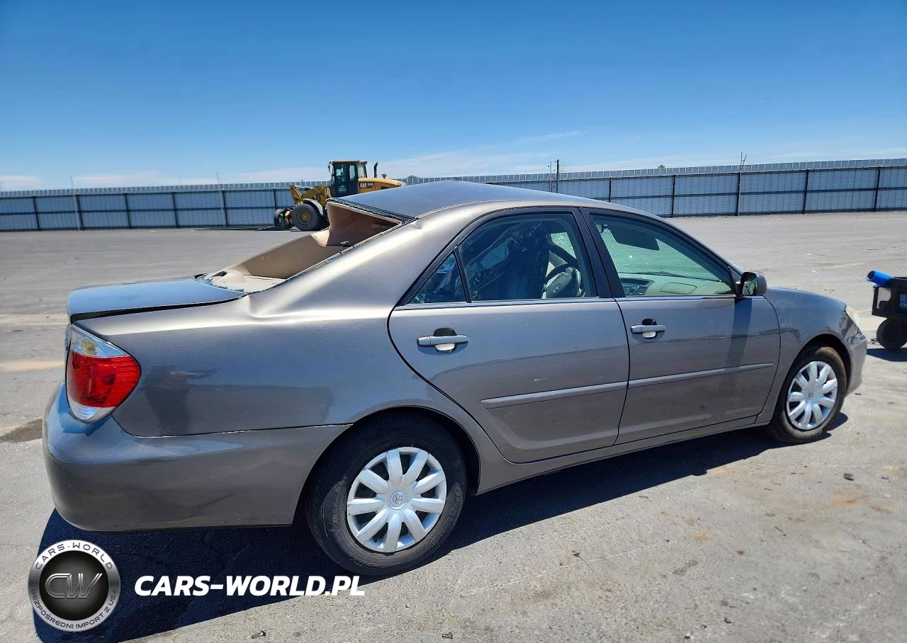2005 Toyota Camry Le VIN:4T1BE32K35U545289 - 3