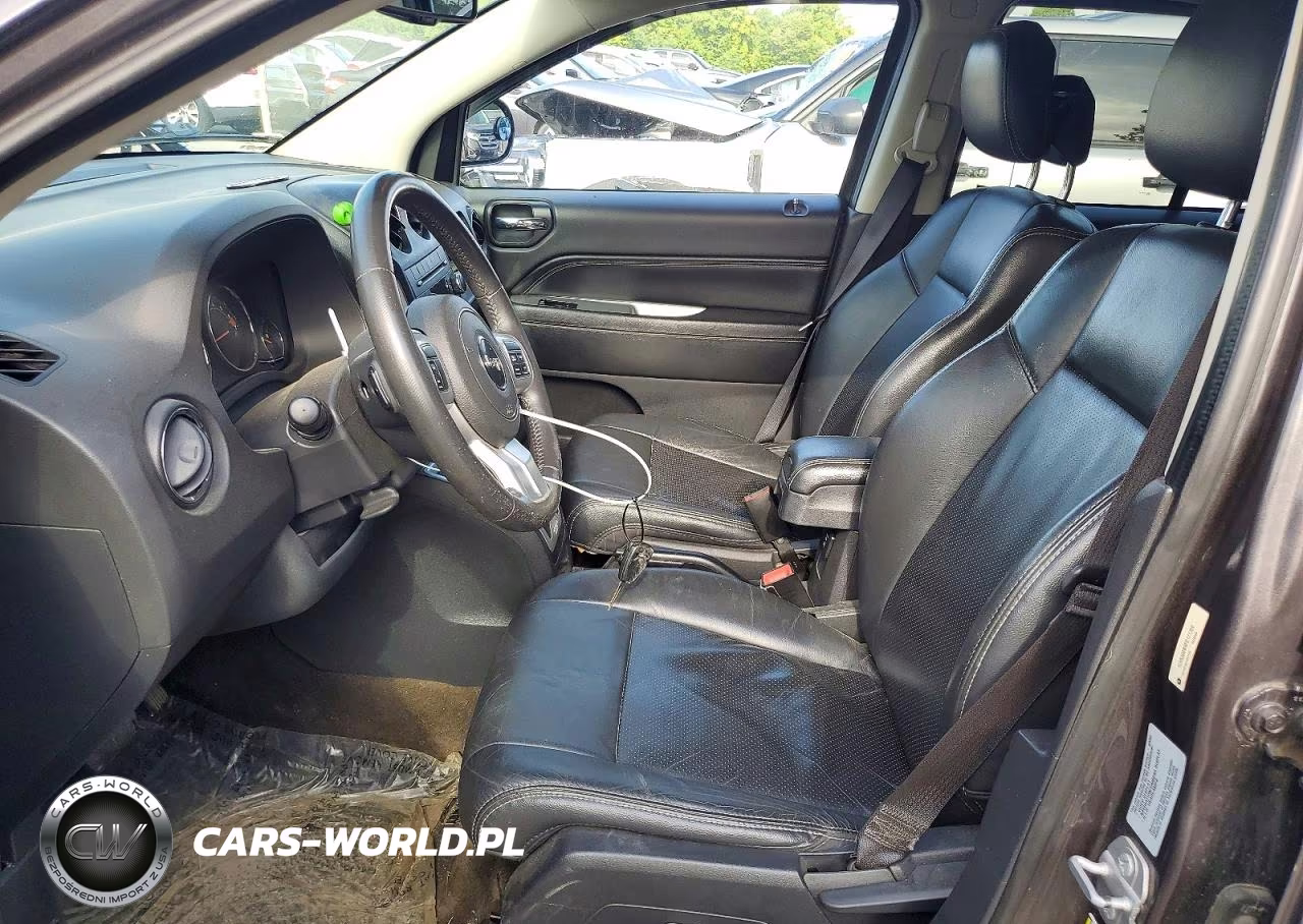 2015 Jeep Compass Latitude VIN:1C4NJDEB4FD121359 - 7