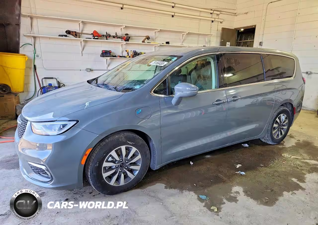 2022 Chrysler Pacifica Hybrid Touring L