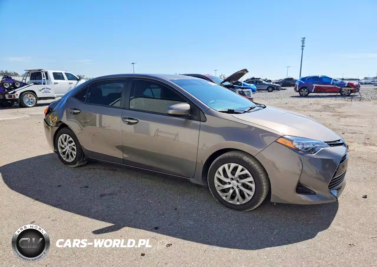 2019 Toyota Corolla Le VIN:2T1BURHEXKC184583 - 4