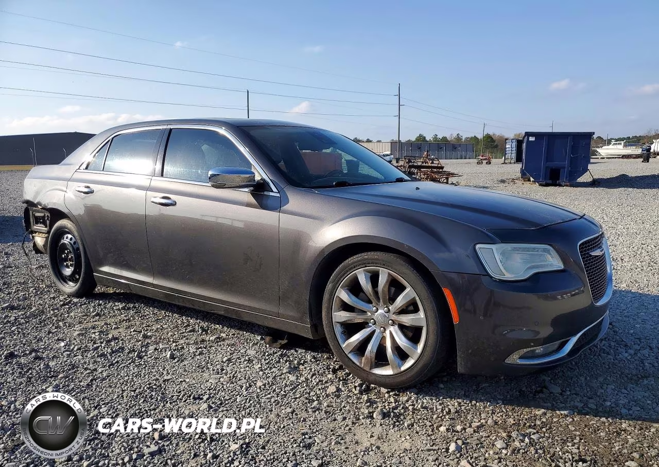 2017 Chrysler 300C VIN:2C3CCAEG7HH586319 - 4