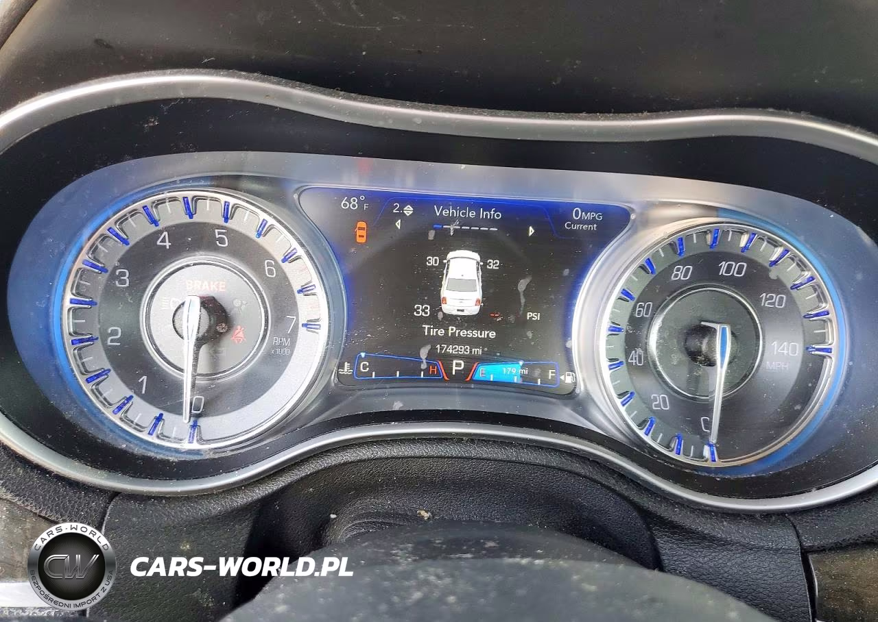 2017 Chrysler 300C VIN:2C3CCAEG7HH586319 - 9