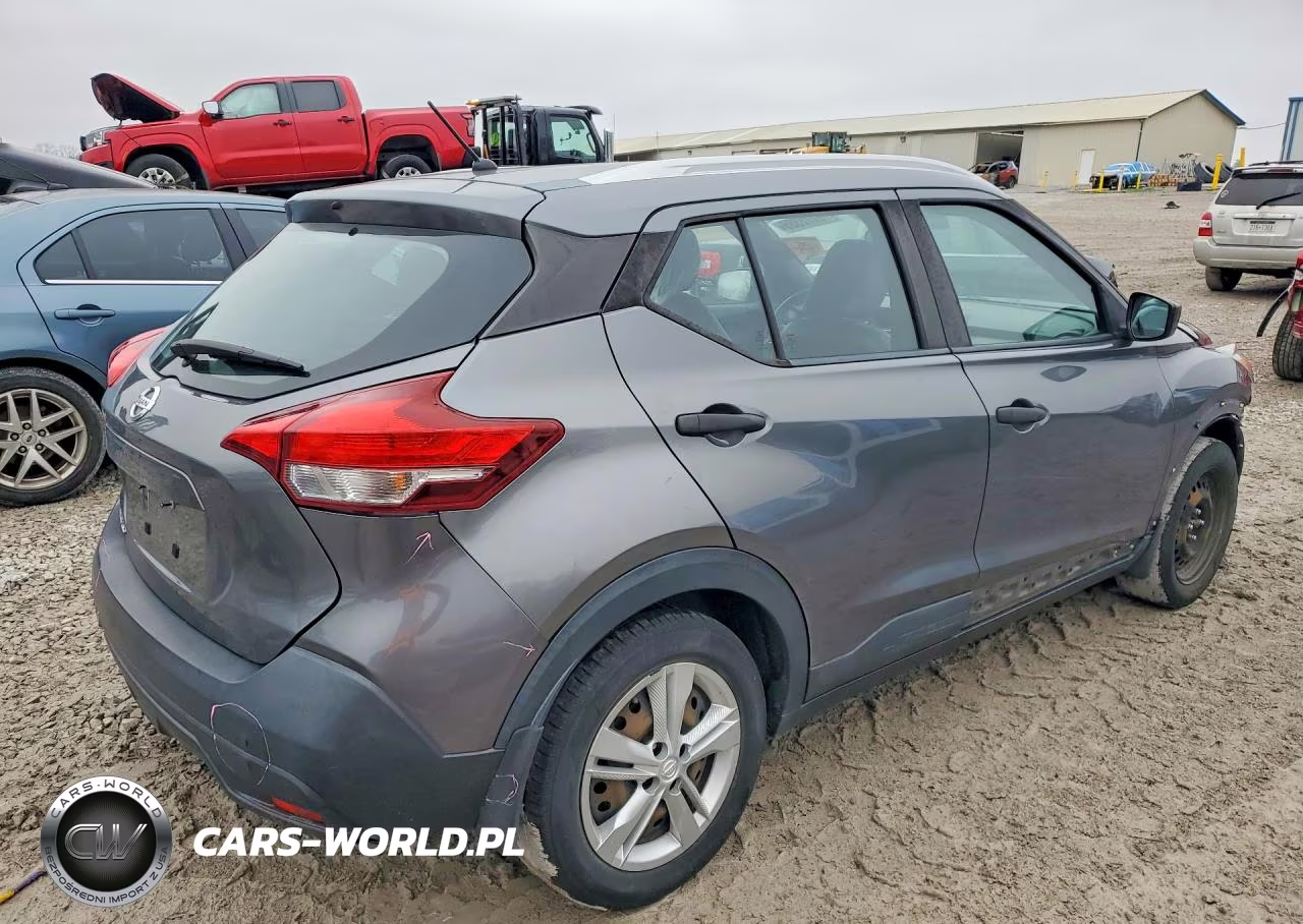 2019 Nissan Kicks S VIN:3N1CP5CU2KL538986 - 3