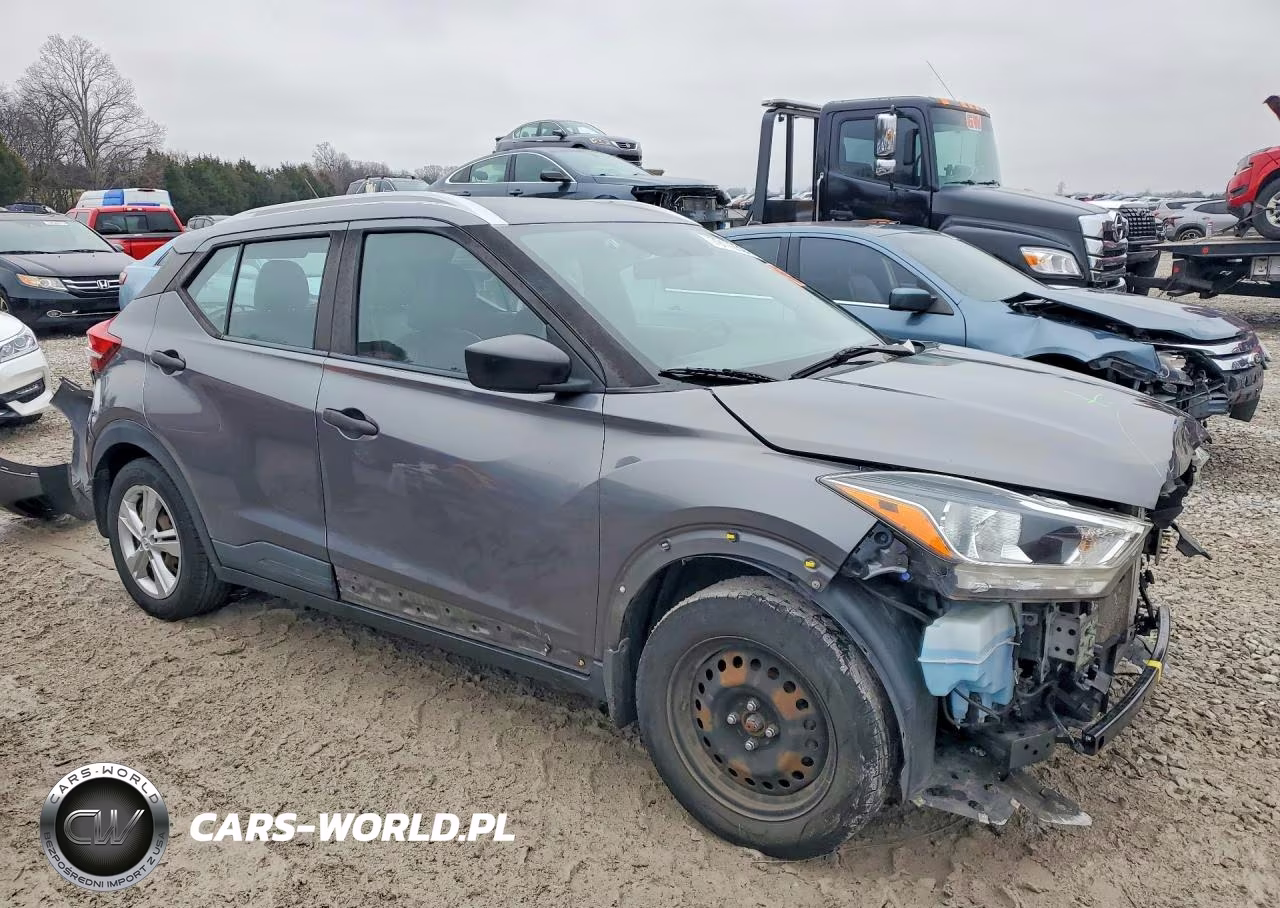 2019 Nissan Kicks S VIN:3N1CP5CU2KL538986 - 4