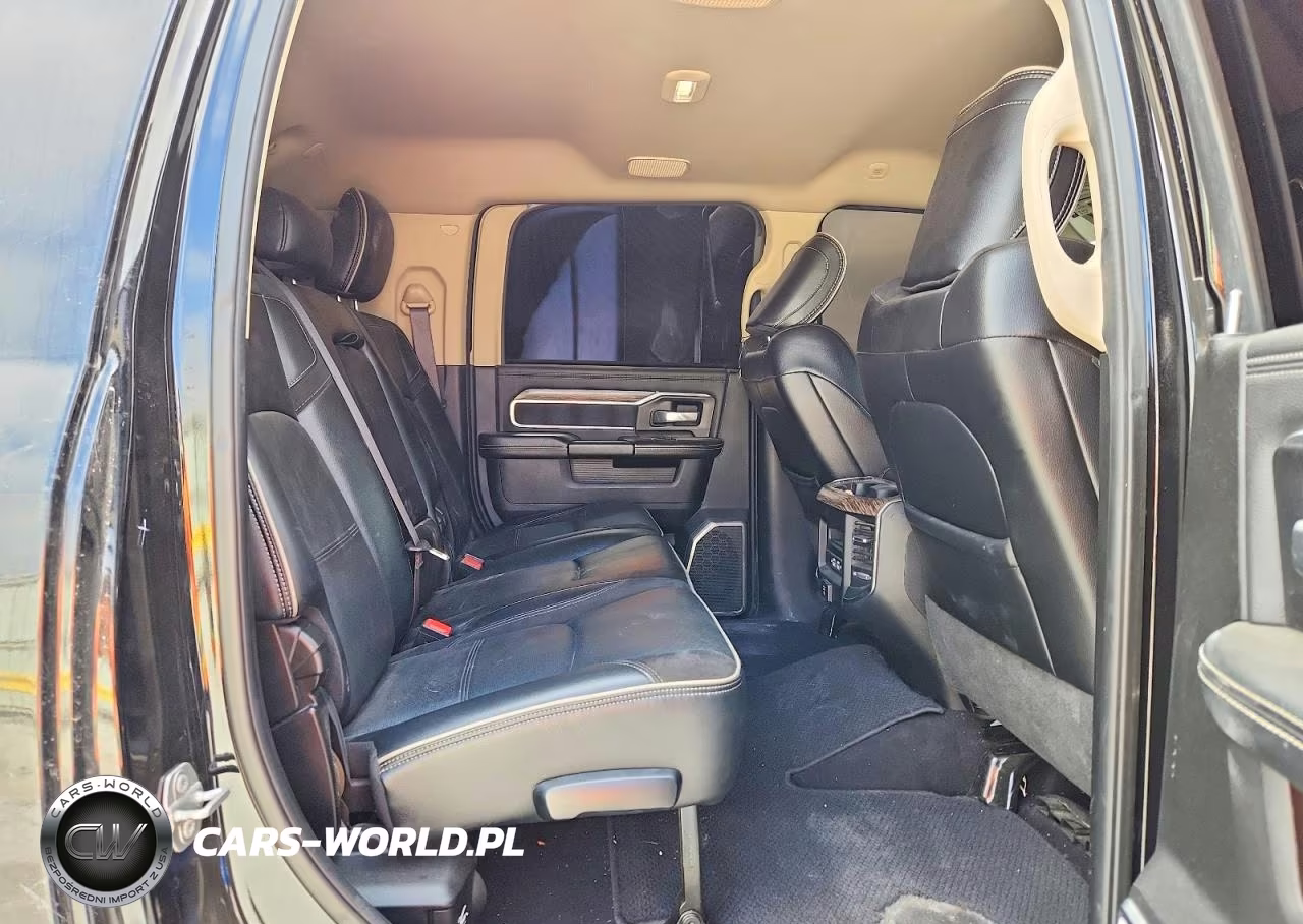 2021 Ram 2500 Laramie VIN:3C6UR5NL6MG677750 - 10