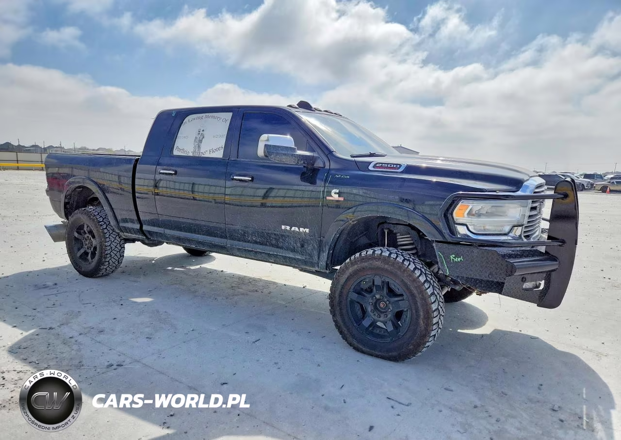 2021 Ram 2500 Laramie VIN:3C6UR5NL6MG677750 - 4