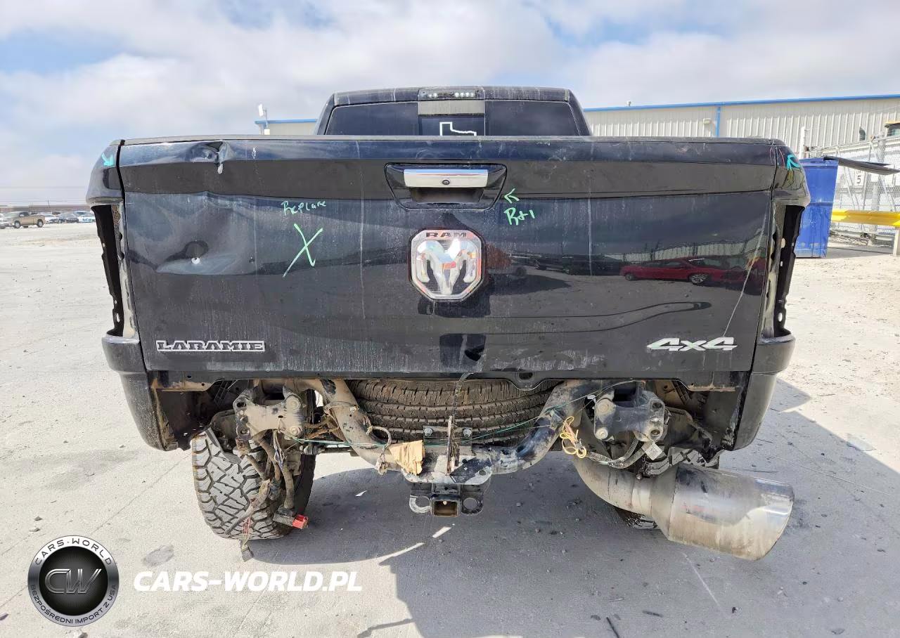 2021 Ram 2500 Laramie VIN:3C6UR5NL6MG677750 - 6