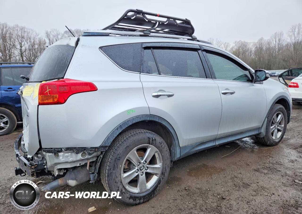 2015 Toyota Rav4 Xle VIN:JTMWFREV2FJ031710 - 3
