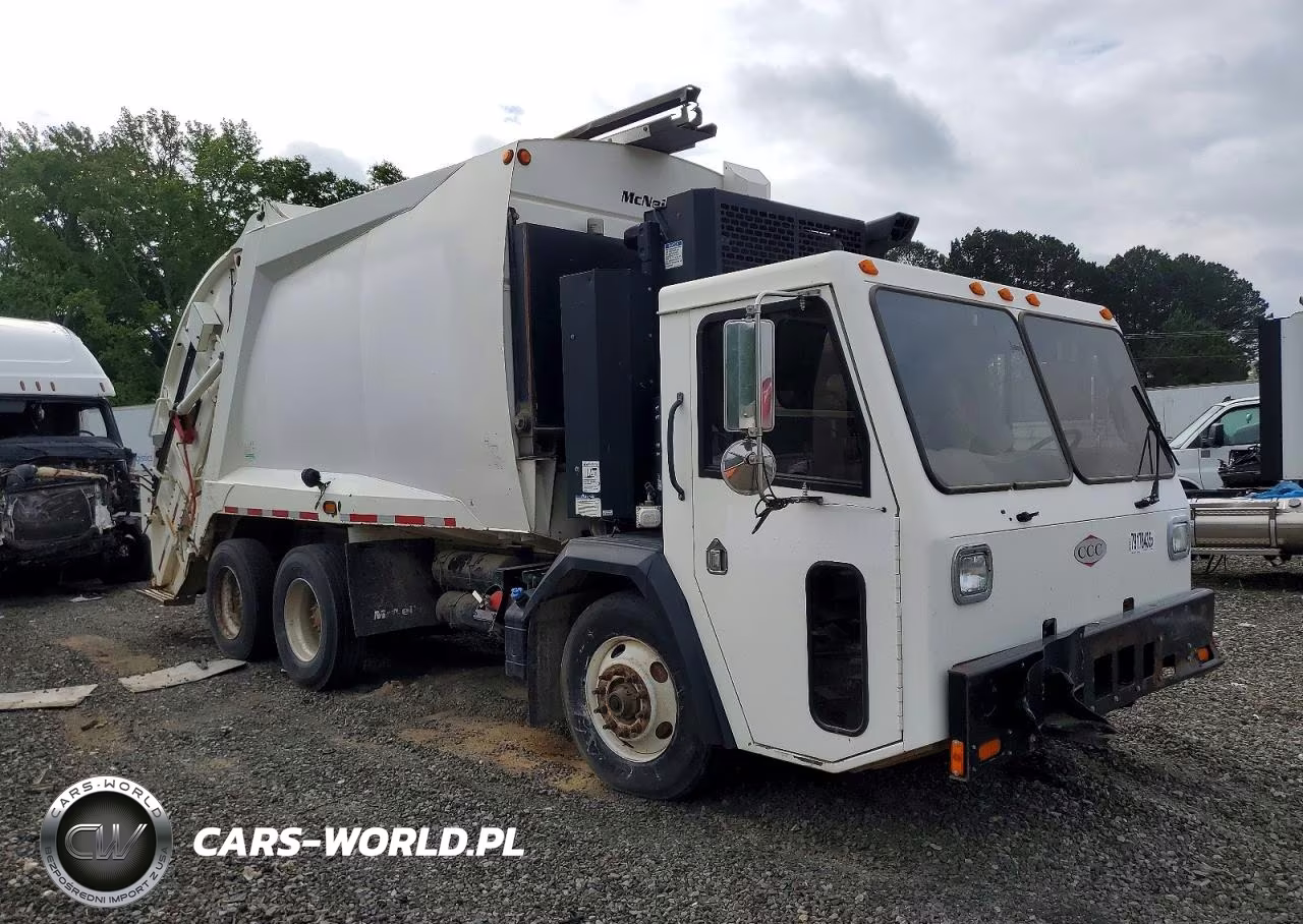 2015 Crane Carrier Low Entry