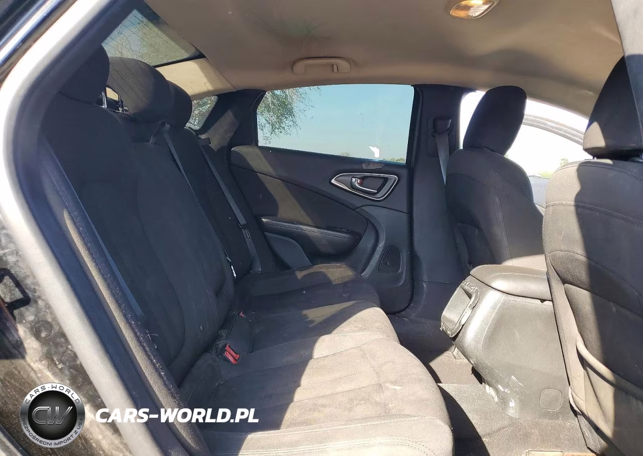 2016 Chrysler 200 Limited VIN:1C3CCCAB4GN120701 - 10