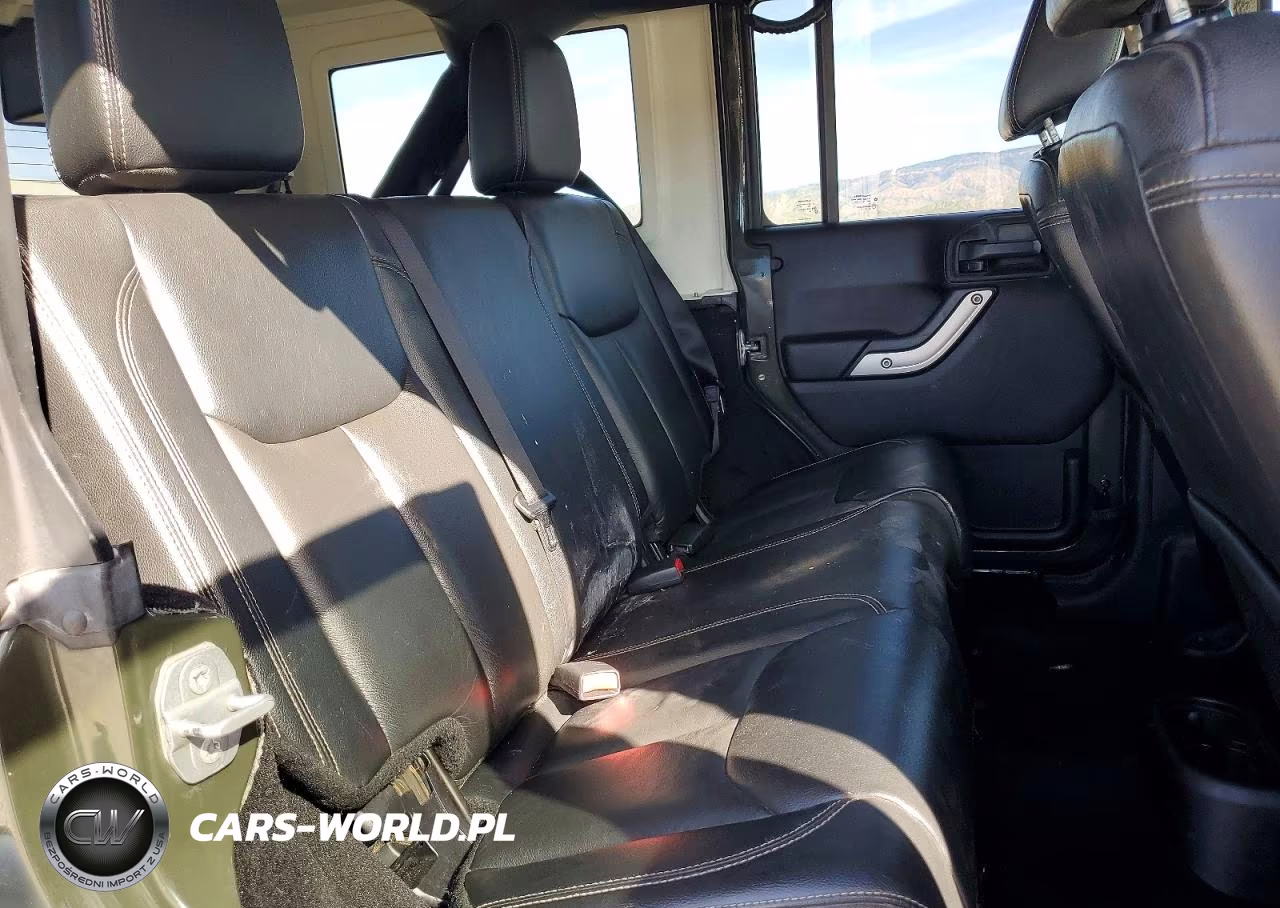 2015 Jeep Wrangler Unlimited Sahara VIN:1C4BJWEG6FL751853 - 10