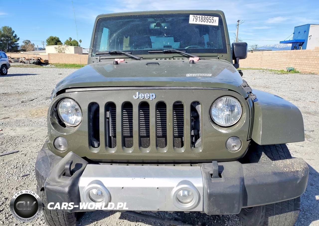 2015 Jeep Wrangler Unlimited Sahara VIN:1C4BJWEG6FL751853 - 5
