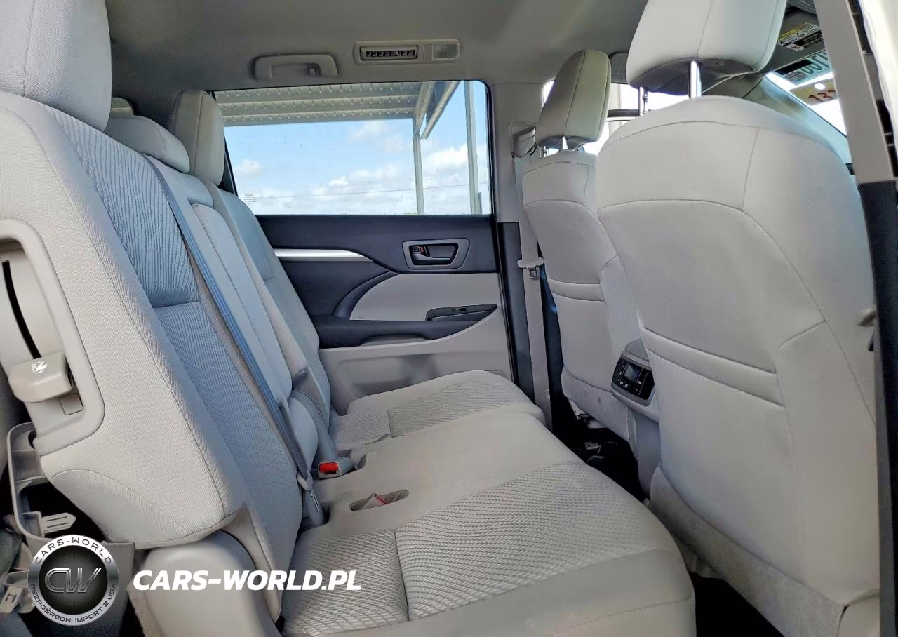 2019 Toyota Highlander Le VIN:5TDZZRFHXKS359225 - 11