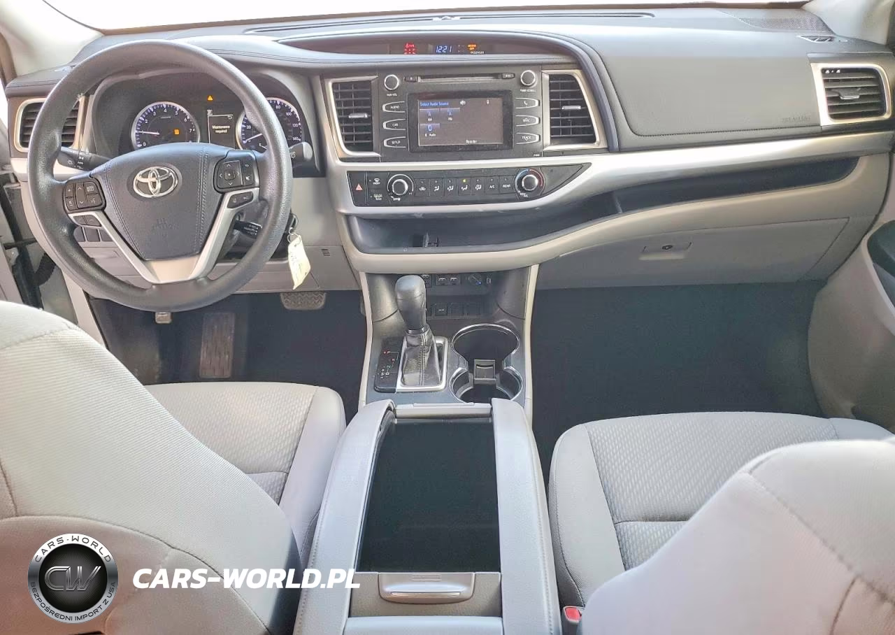 2019 Toyota Highlander Le VIN:5TDZZRFHXKS359225 - 8