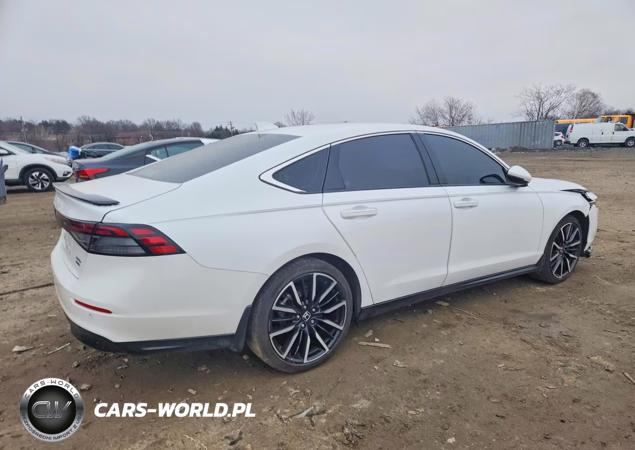 2023 Honda Accord Touring Hybrid VIN:1HGCY2F85PA003786 - 3