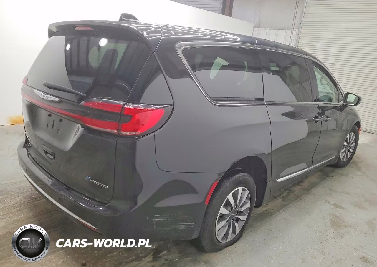 2023 Chrysler Pacifica Hybrid Limited VIN:2C4RC1S70PR604162 - 3