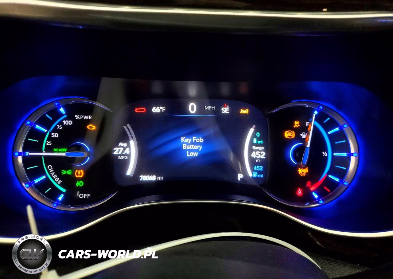 2023 Chrysler Pacifica Hybrid Limited VIN:2C4RC1S70PR604162 - 9