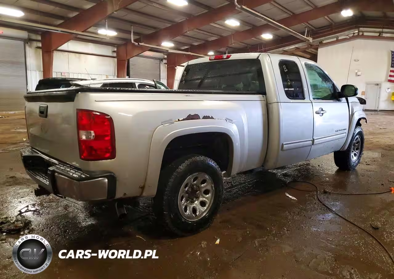2011 Chevrolet Silverado K1500 Ls VIN:1GCRKREA6BZ292985 - 3