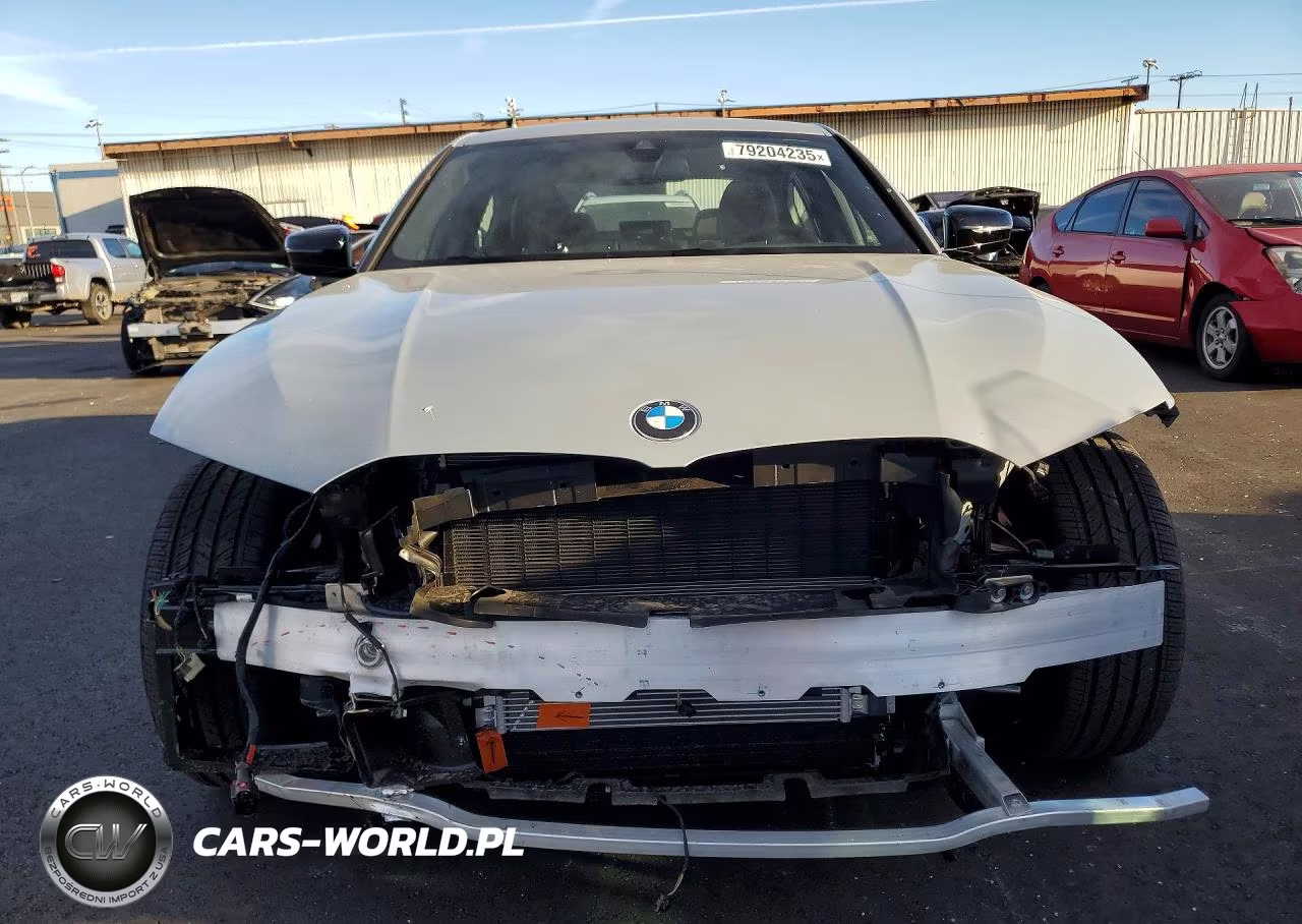 2025 BMW 330I VIN:3MW69CW09S8F59626 - 5
