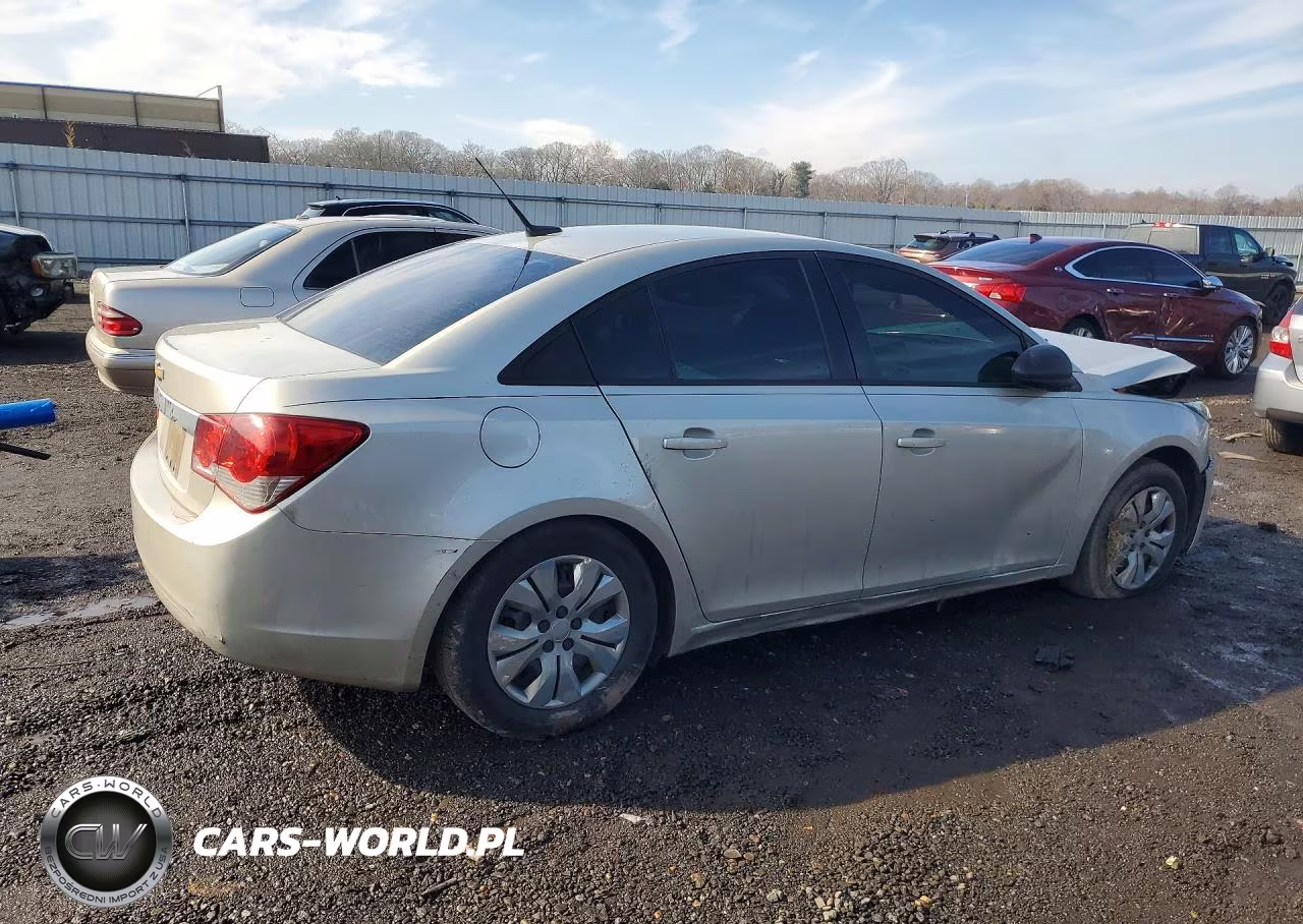 2014 Chevrolet Cruze Ls VIN:1G1PA5SG8E7449792 - 3