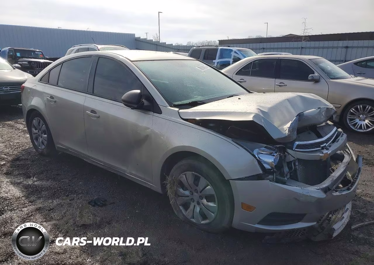 2014 Chevrolet Cruze Ls VIN:1G1PA5SG8E7449792 - 4