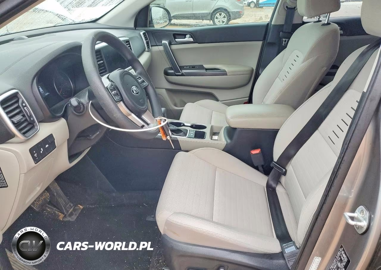 2021 Kia Sportage VIN:KNDPM3AC2M7902983 - 7