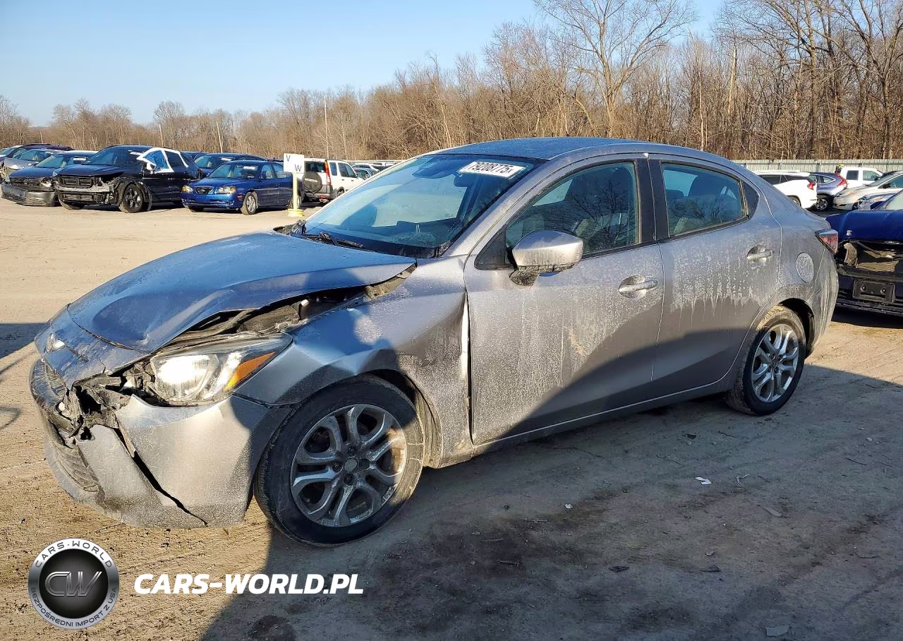 2016 Scion Ia Base – zdjęcie 1 z 12
