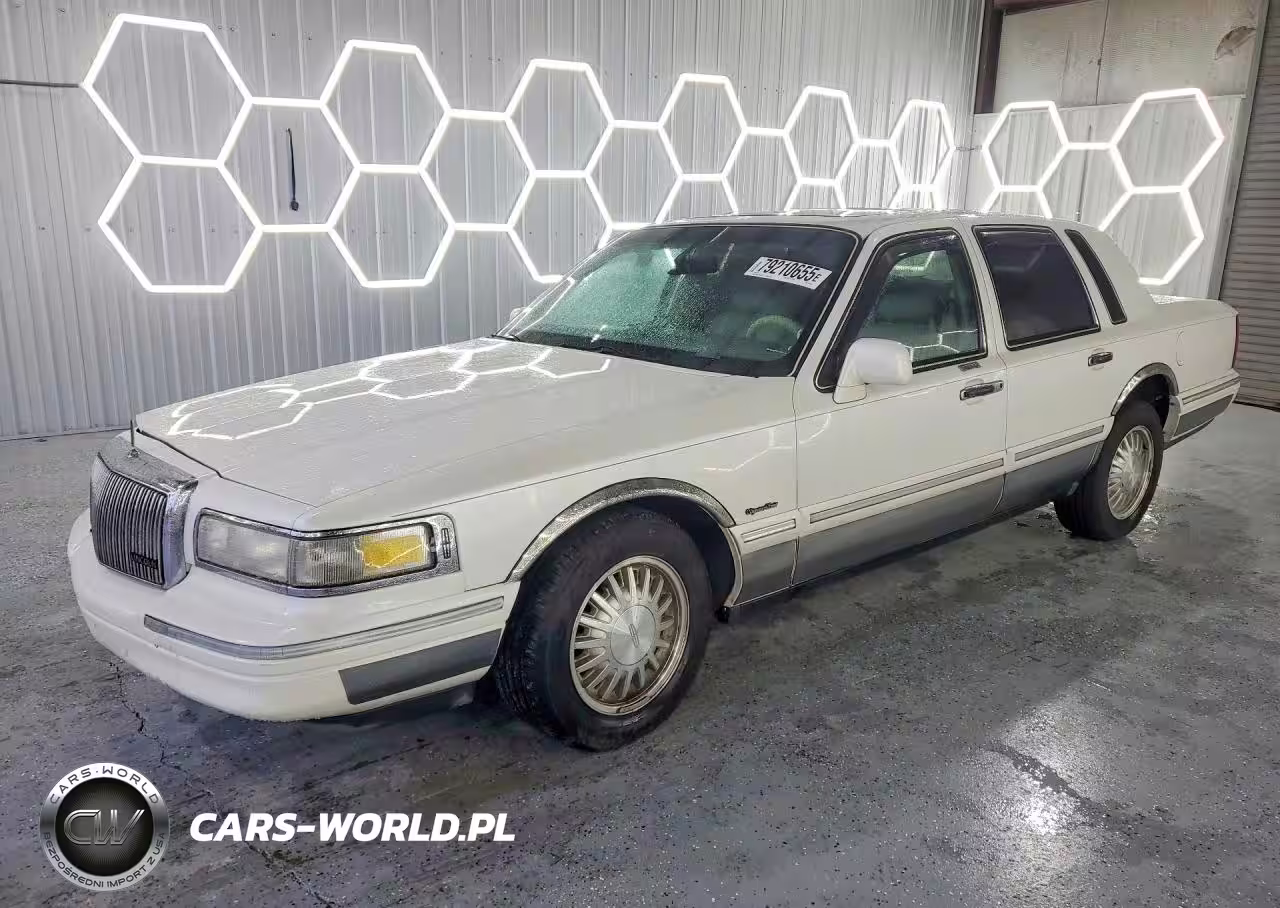 1997 Lincoln Town Car Signature