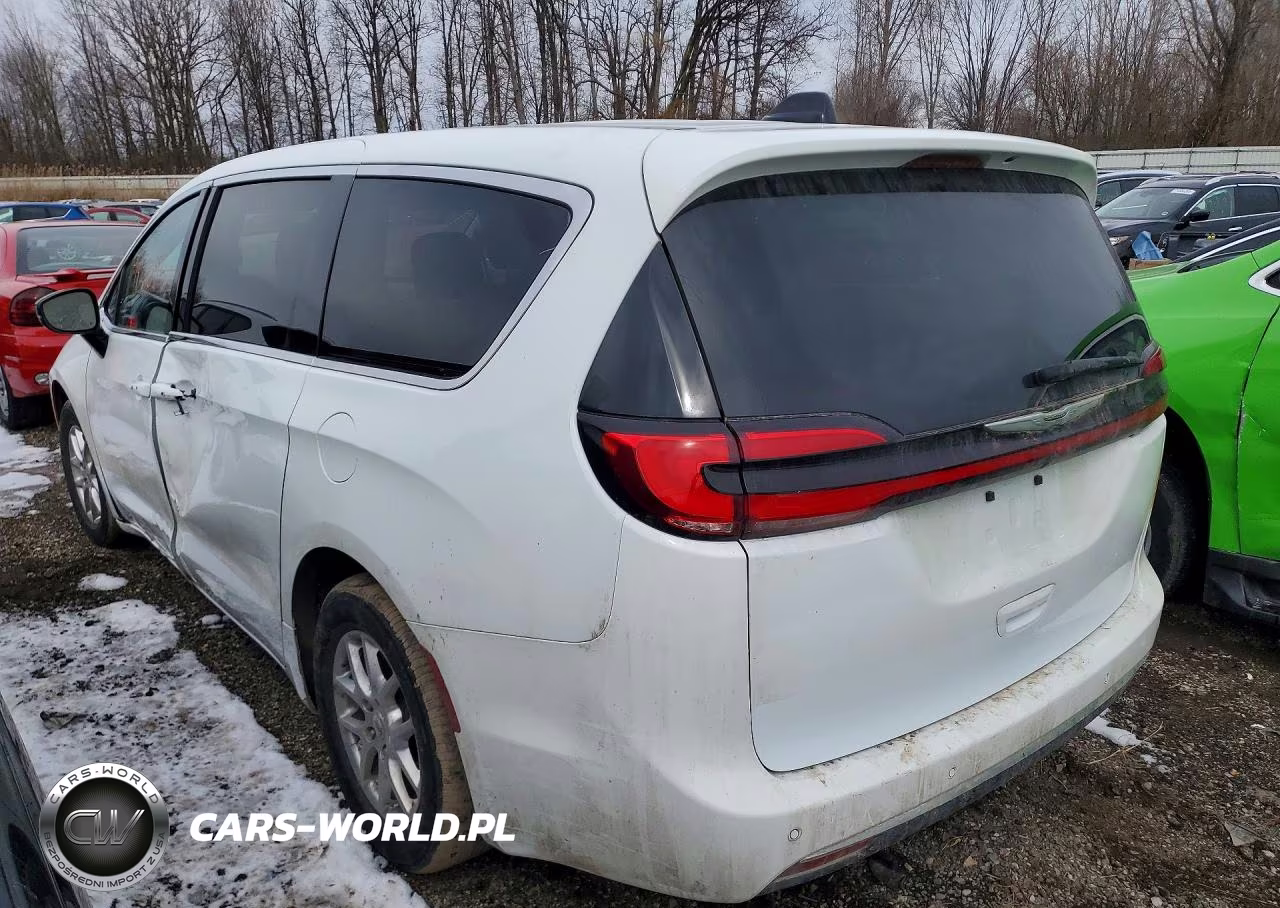 2024 Chrysler Pacifica Touring L VIN:2C4RC1BG8RR112563 - 2