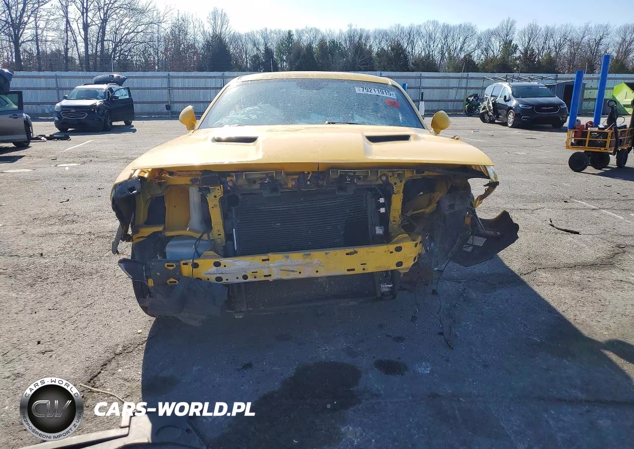 2018 Dodge Challenger Sxt VIN:2C3CDZAG5JH241703 - 5