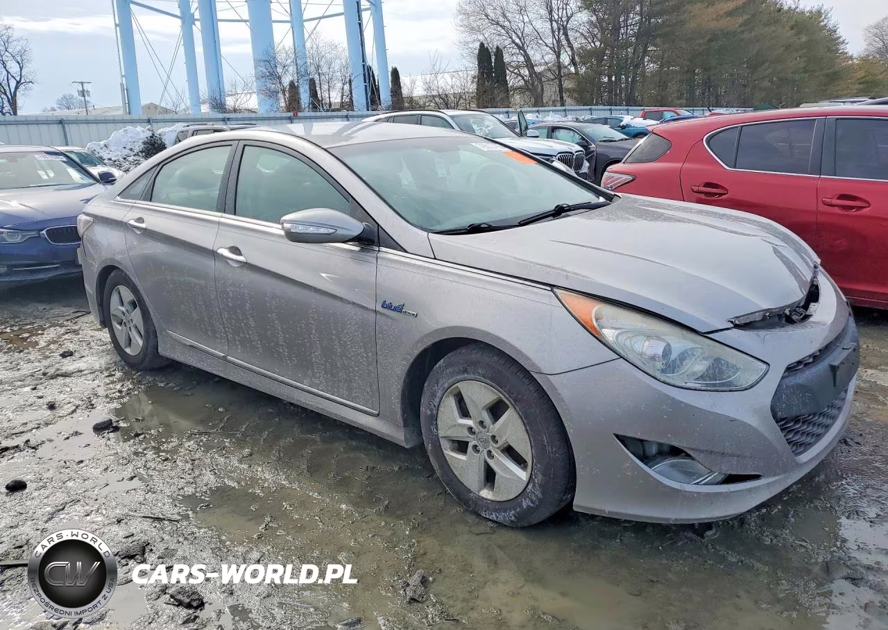 2012 Hyundai Sonata Hybrid Base VIN:KMHEC4A48CA042514 - 4