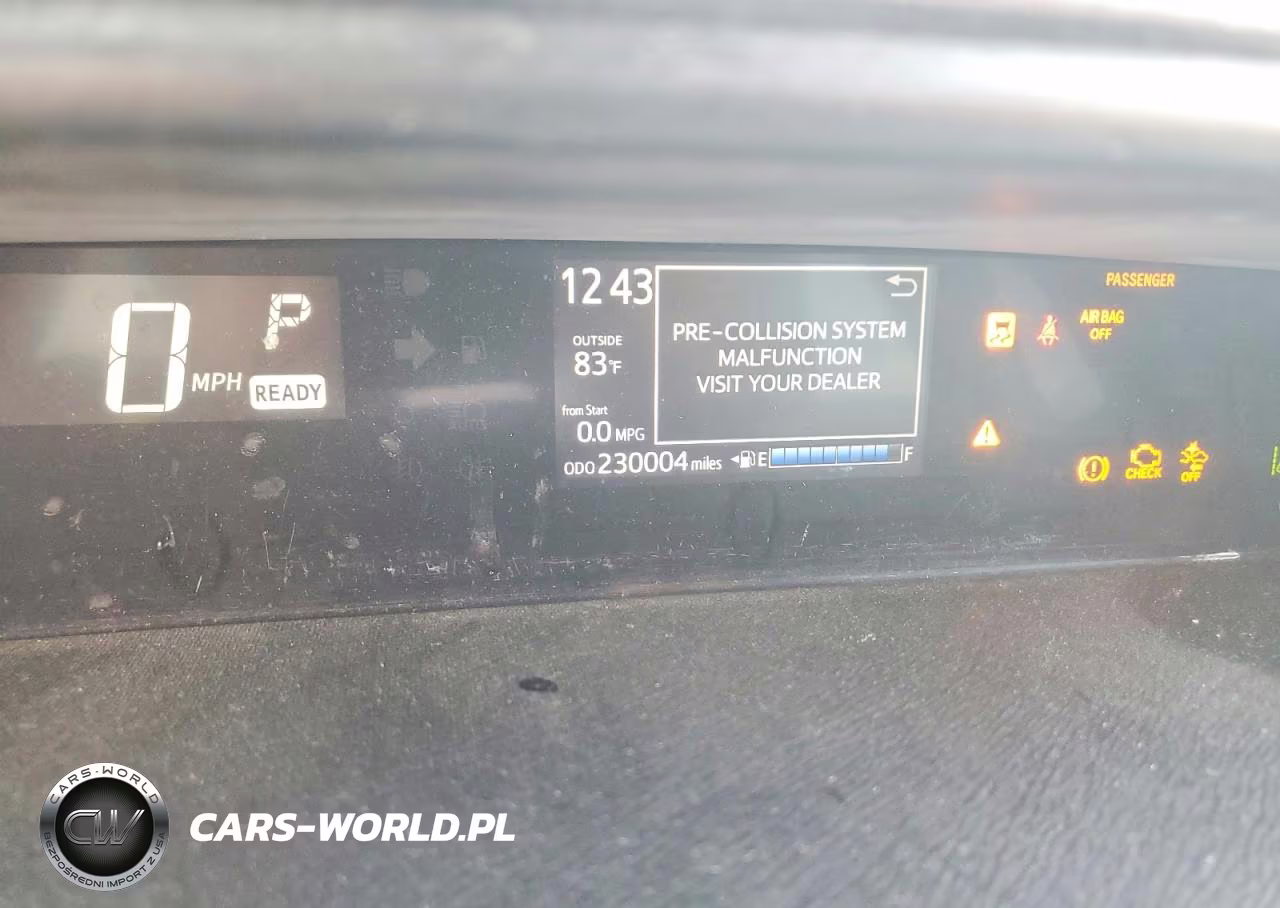 2018 Toyota Prius C One VIN:JTDKDTB38J1611802 - 9