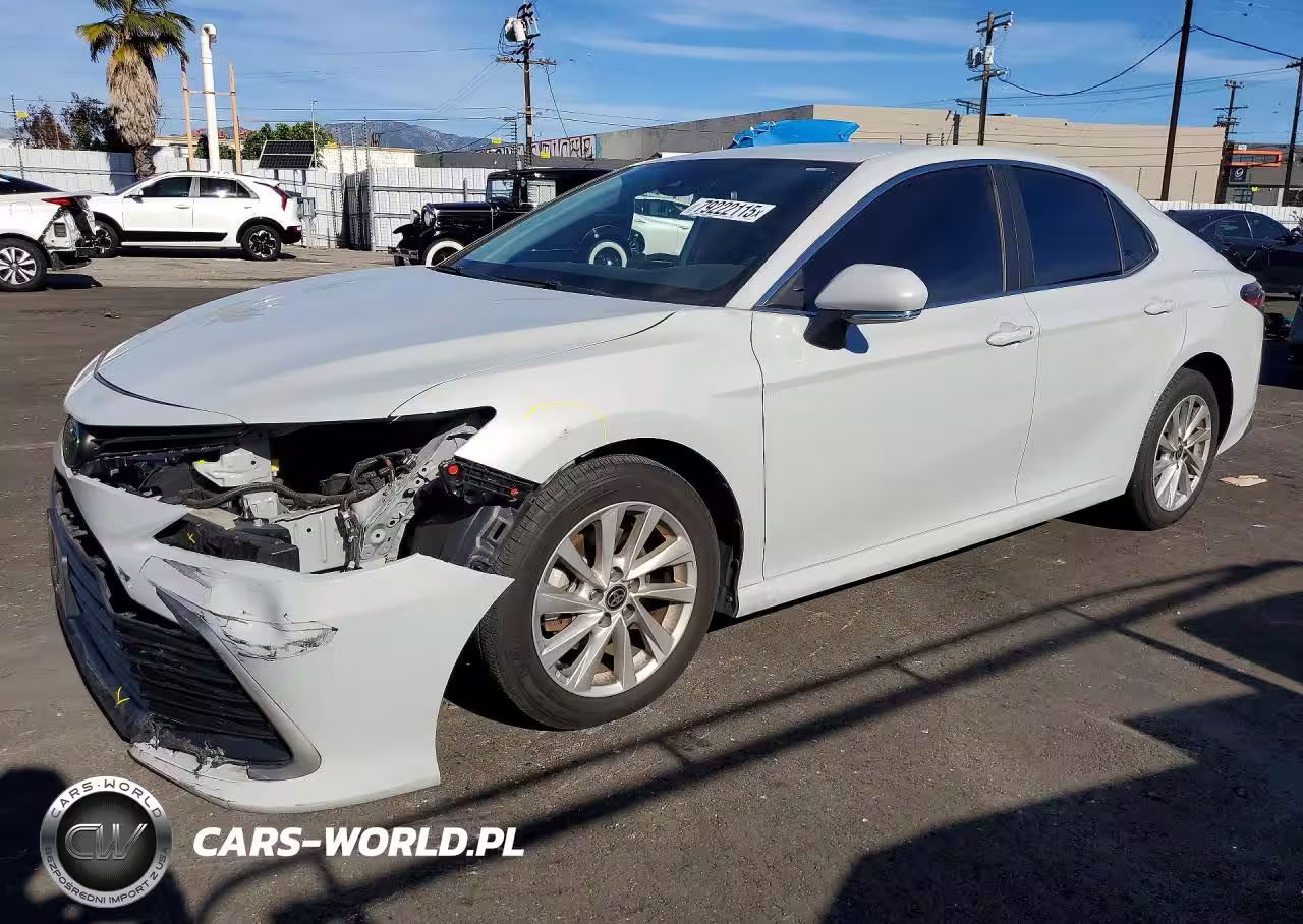 2022 Toyota Camry Le