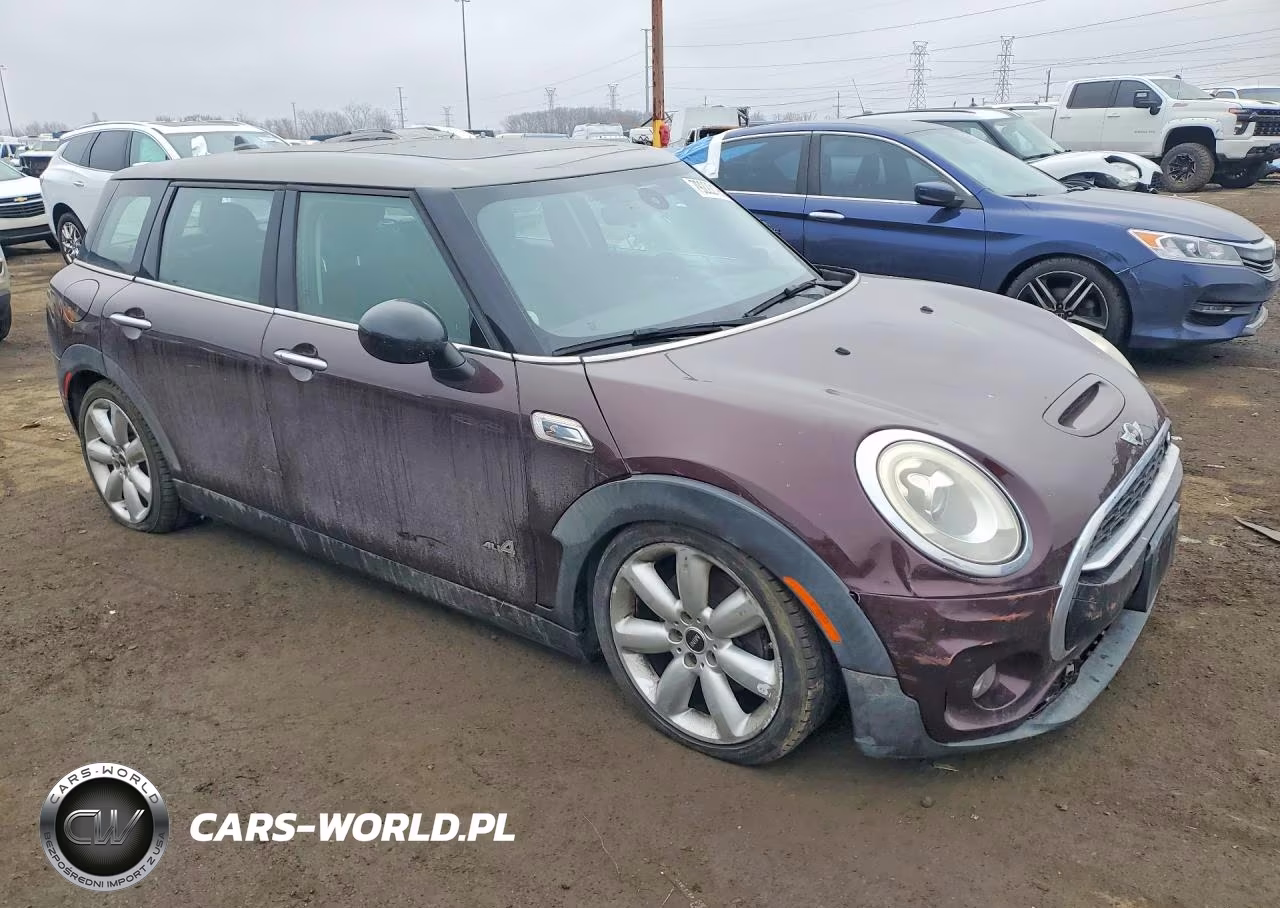 2017 Mini Cooper S Clubman All4 VIN:WMWLU5C5XH2E81462 - 4