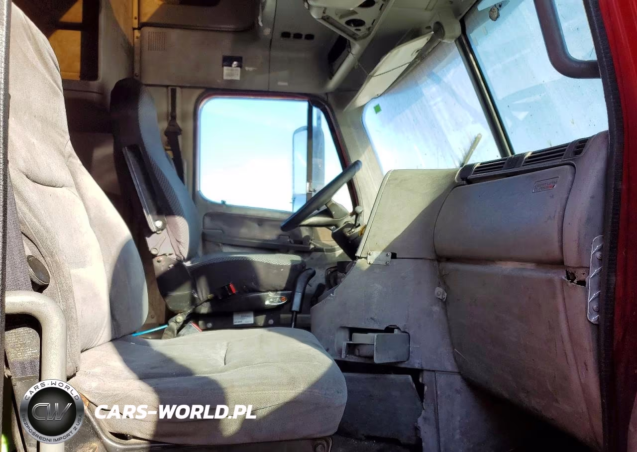 2000 Freightliner Conventional Semi Truck VIN:1FUYSWEB6YLF80466 - 5