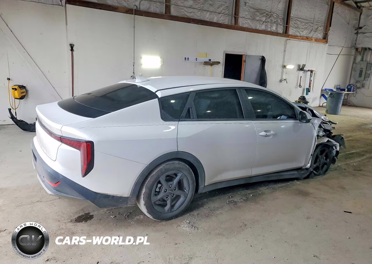 2025 Kia K4 Lxs VIN:3KPFT4DE2SE182907 - 3